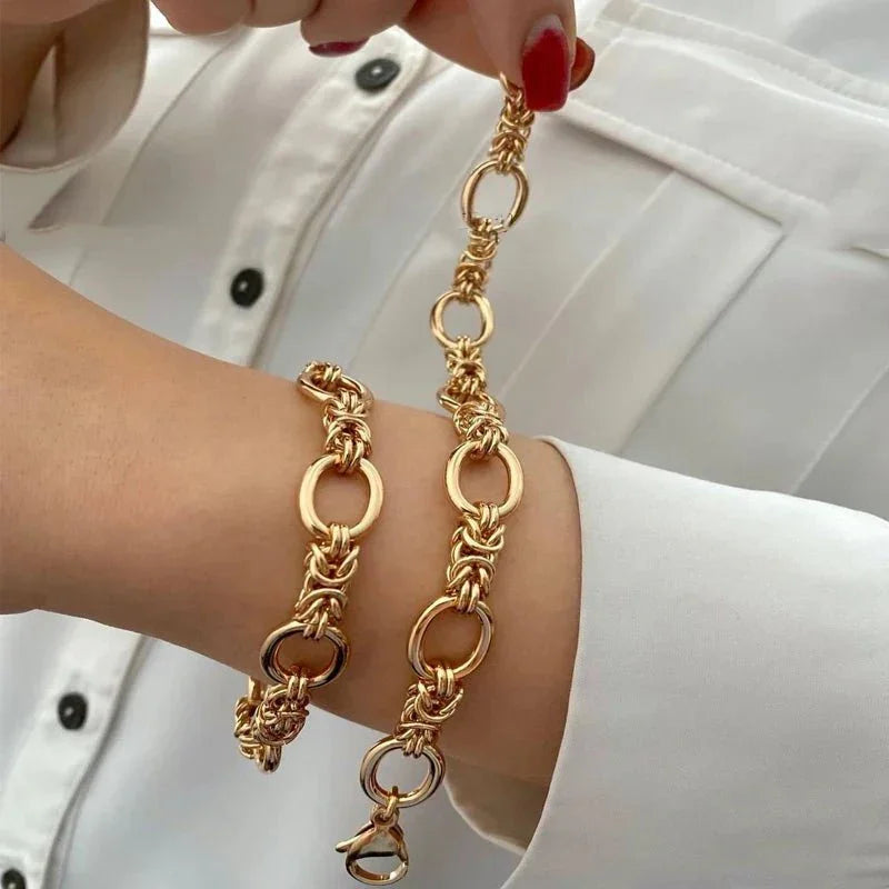 Bold Contrast Chain Bracelet