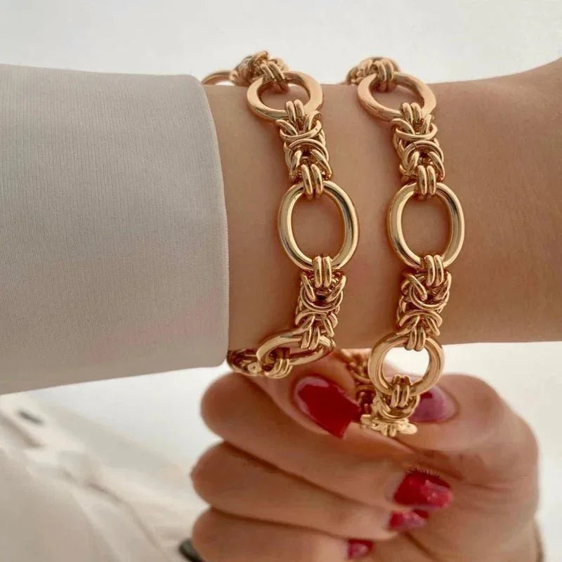Bold Contrast Chain Bracelet