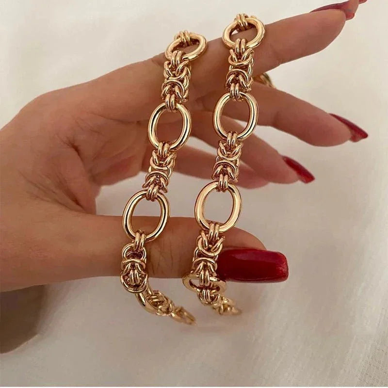 Bold Contrast Chain Bracelet