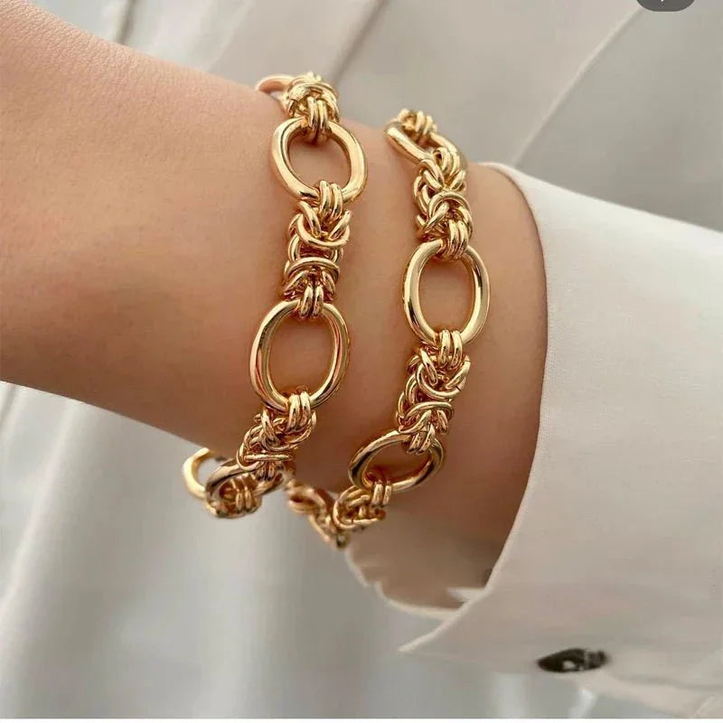 Bold Contrast Chain Bracelet